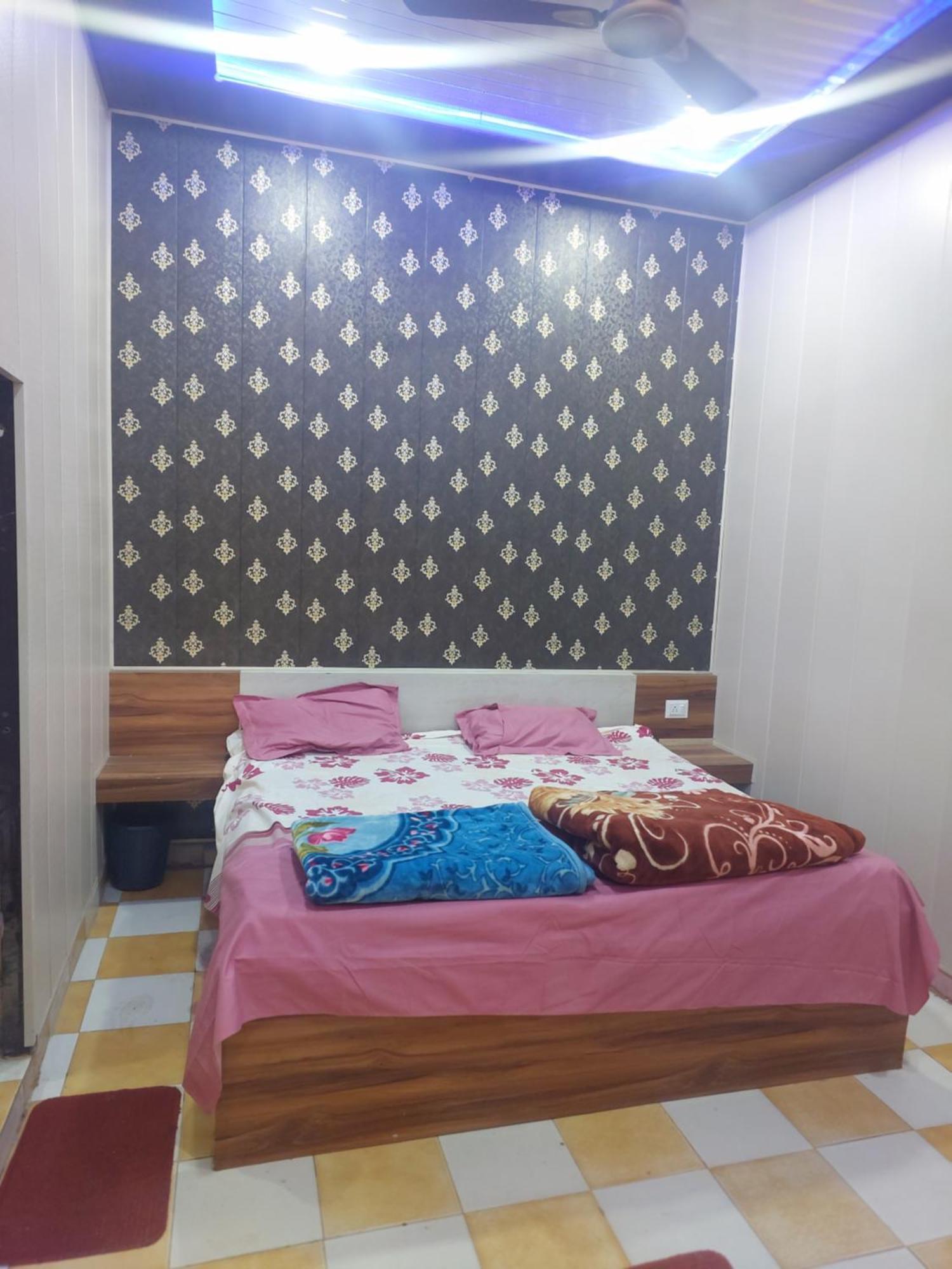 Kanti Devi Seva Sadan Matura Exterior foto